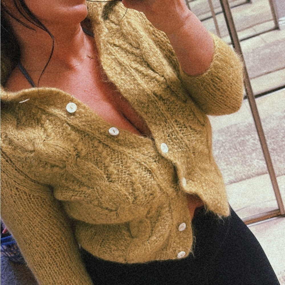 Sara’s Las Vegas wool Cable Knit Sweater - peridot